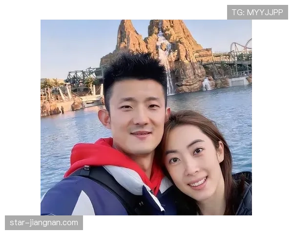 谌龙训练完顺手给老婆买了个包，价格够我交十年房租